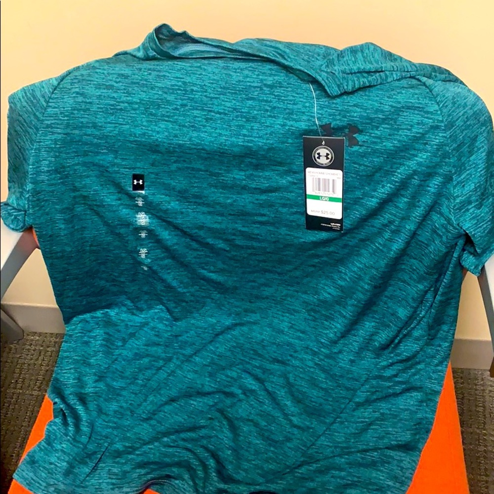 Men’s Under Armour t-shirt